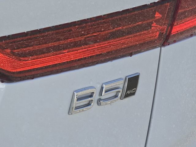 Certified 2024 Volvo XC60 B5 Core image 9