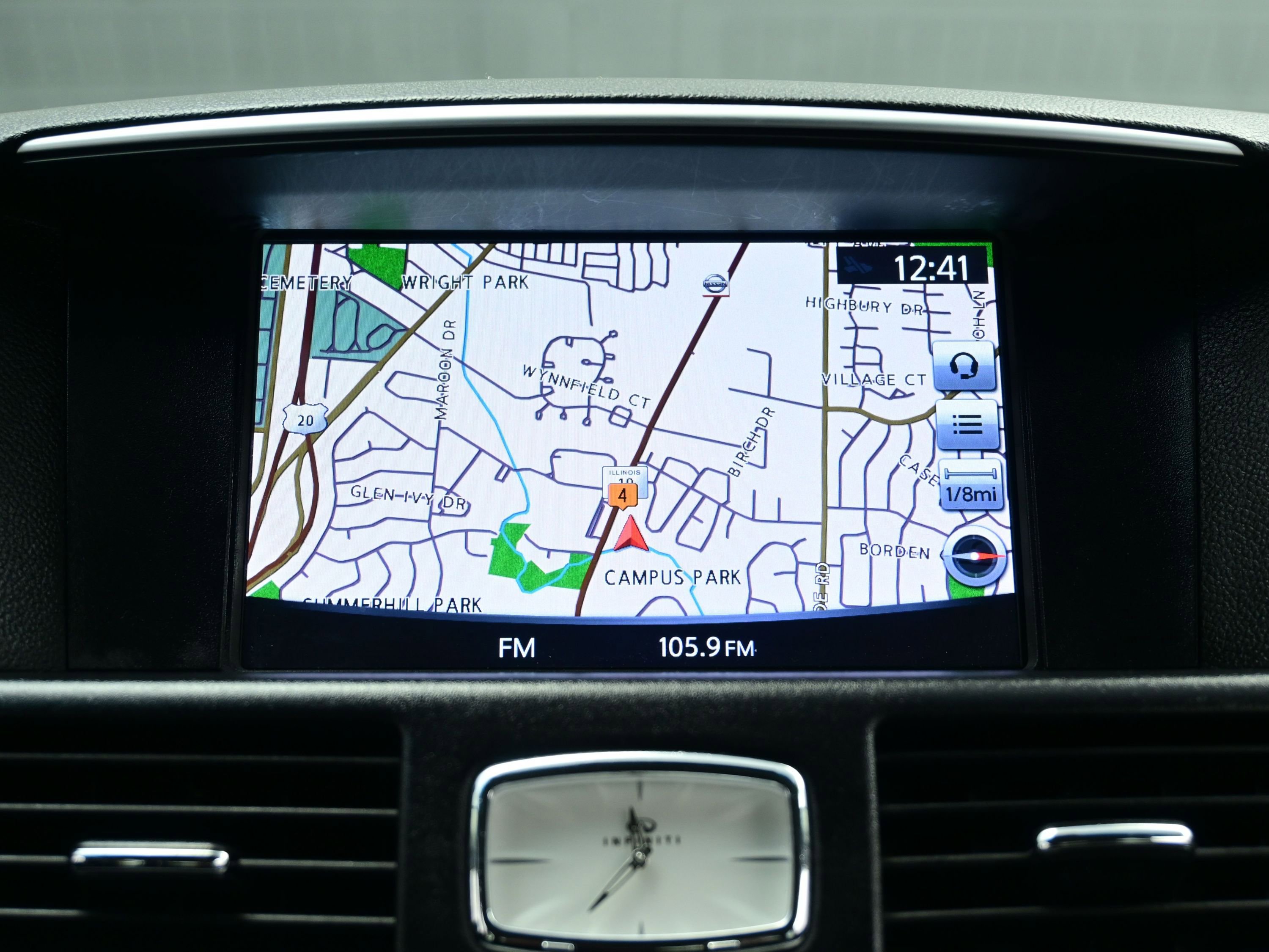 Used 2018 INFINITI Q70 Luxe image 21