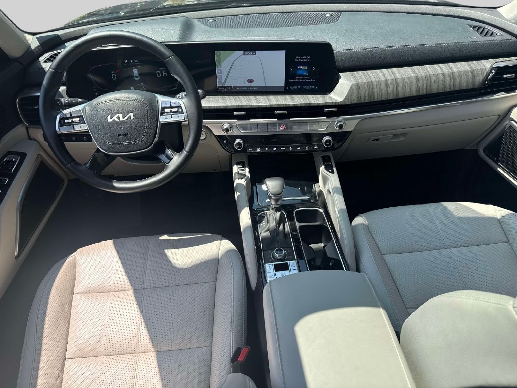 Used 2024 Kia Telluride EX w/ EX Captain's Chair Package AWD/4WD image 12