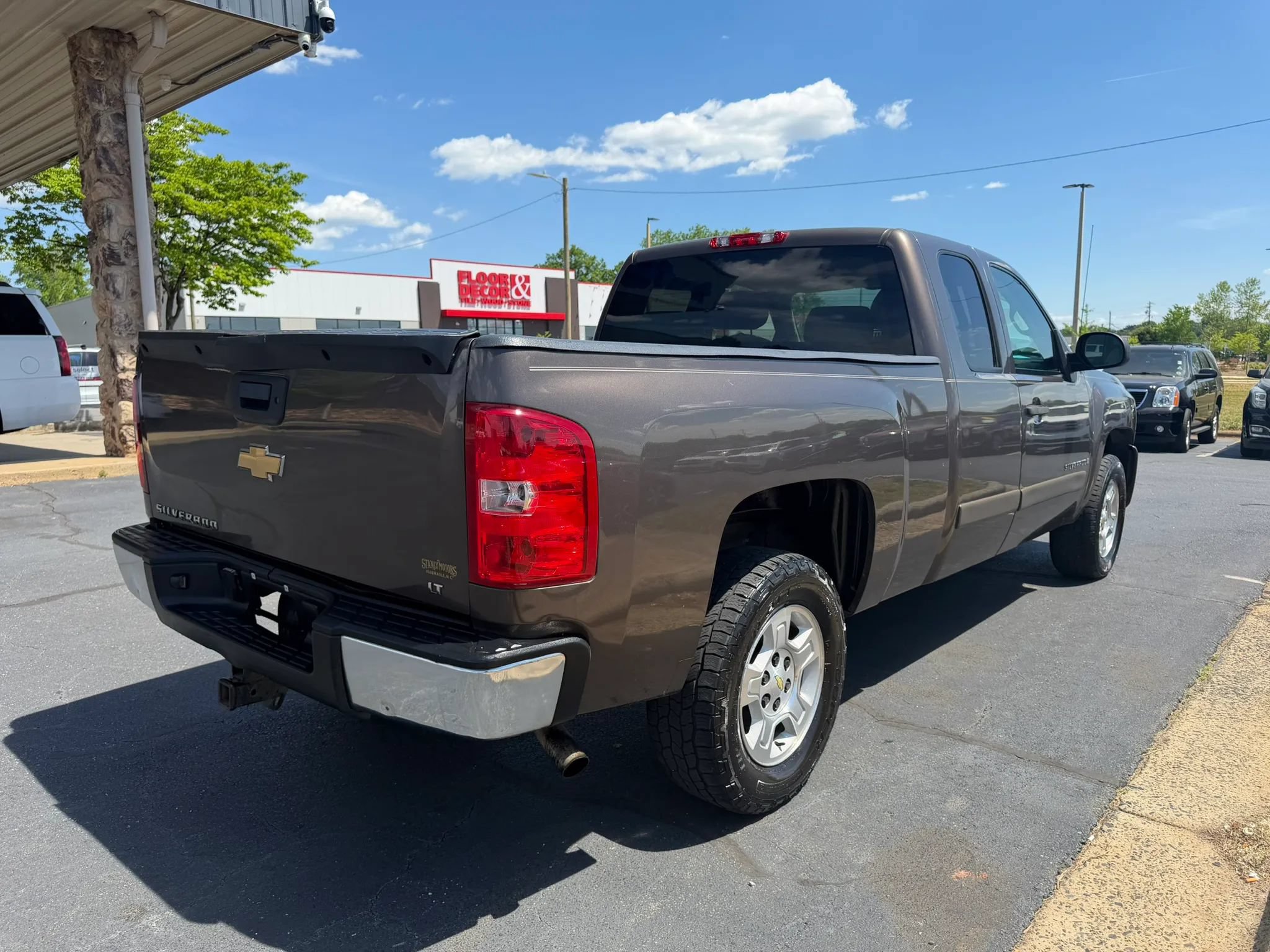 Used 2007 Chevrolet Silverado 1500 LT w/ 1LT Convenience Package RWD image 7