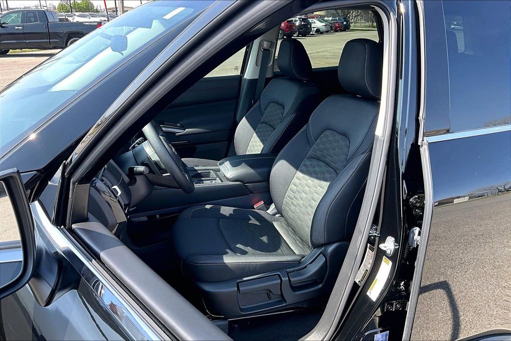 Used 2025 Nissan Pathfinder S image 35