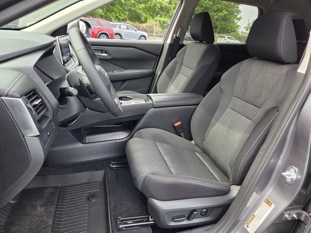 Used 2025 Nissan Rogue SV FWD image 9