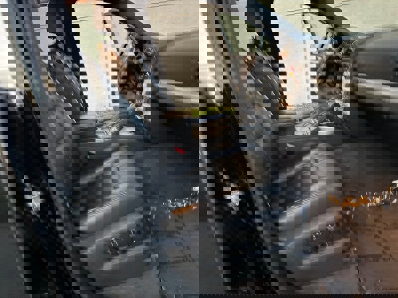 Used 2006 Porsche Cayenne Turbo image 24