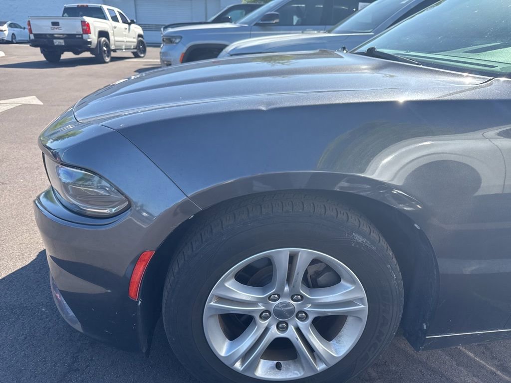 Used 2020 Dodge Charger SXT w/ Leather Interior Group RWD image 9