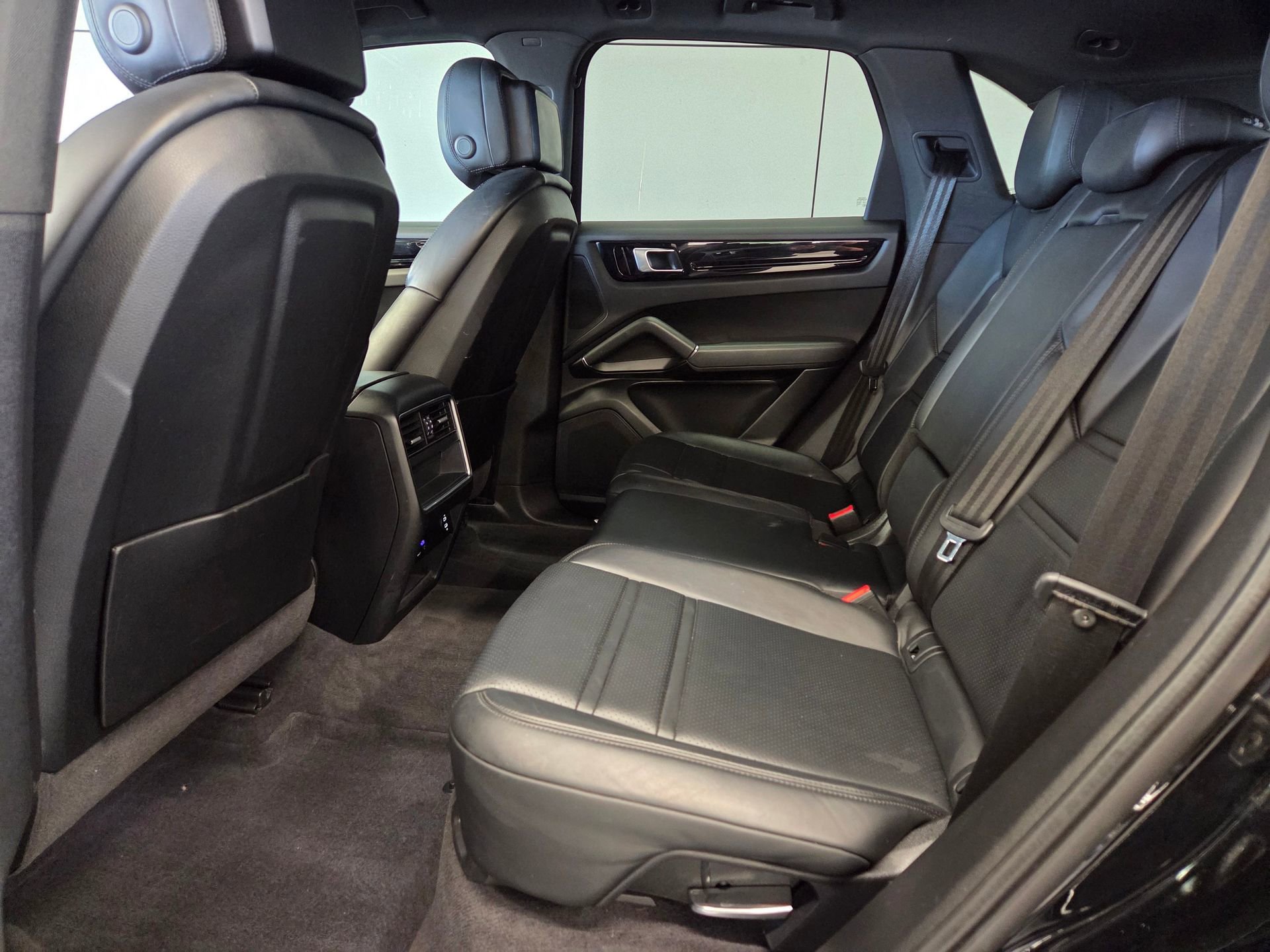 Certified 2020 Porsche Cayenne AWD/4WD image 11