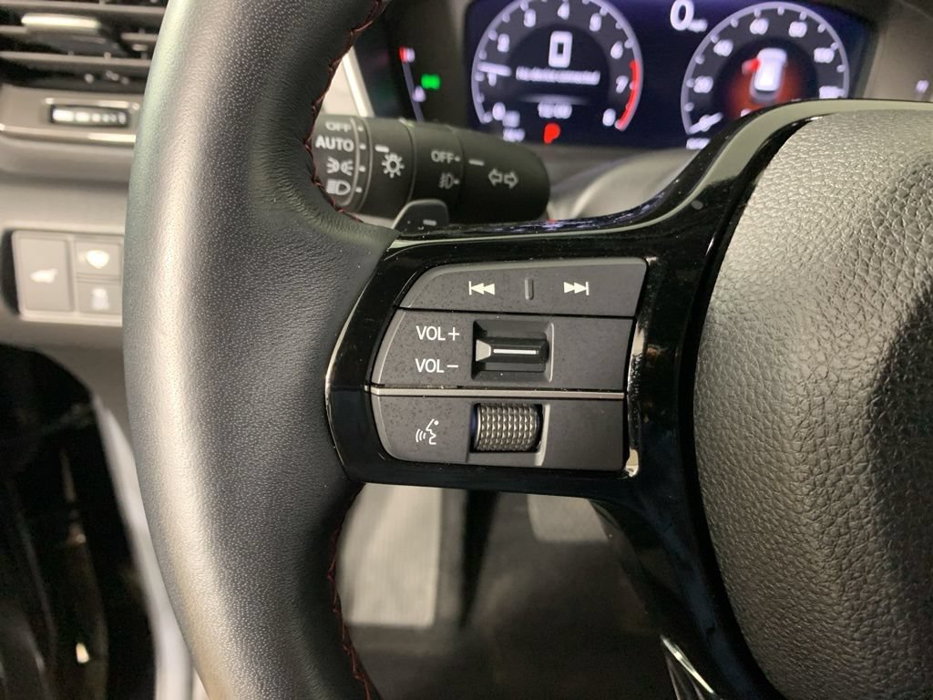 Used 2025 Honda Pilot Black Edition image 23