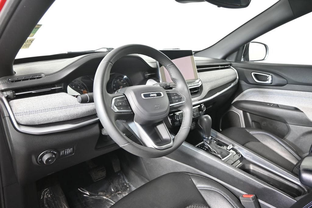 Used 2024 Jeep Compass Latitude image 22