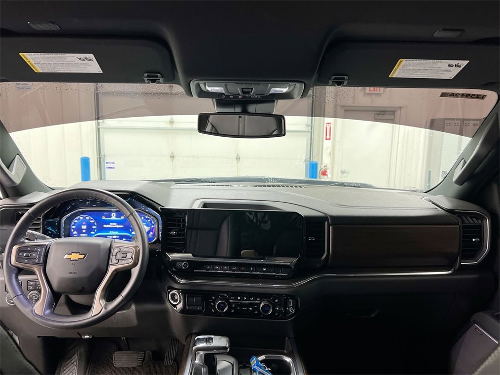 Used 2023 Chevrolet Silverado 1500 High Country image 10