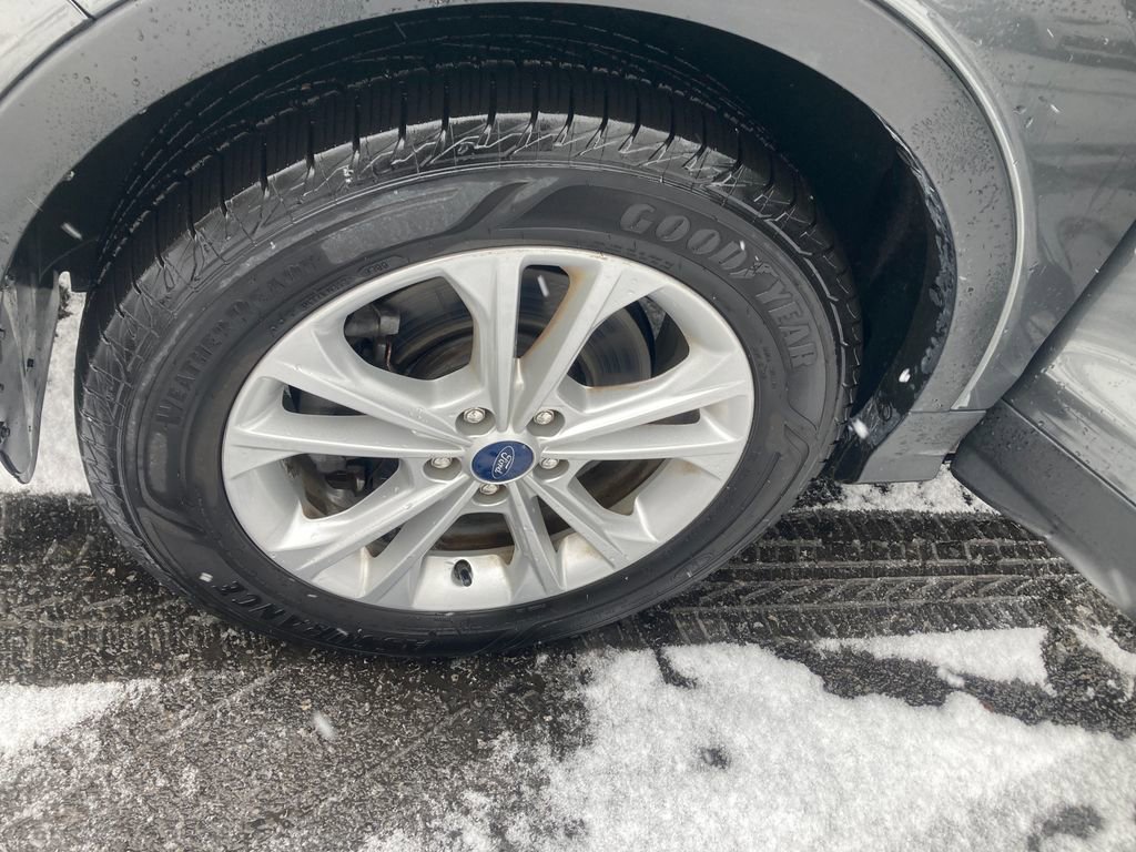 Used 2019 Ford Escape SE image 31