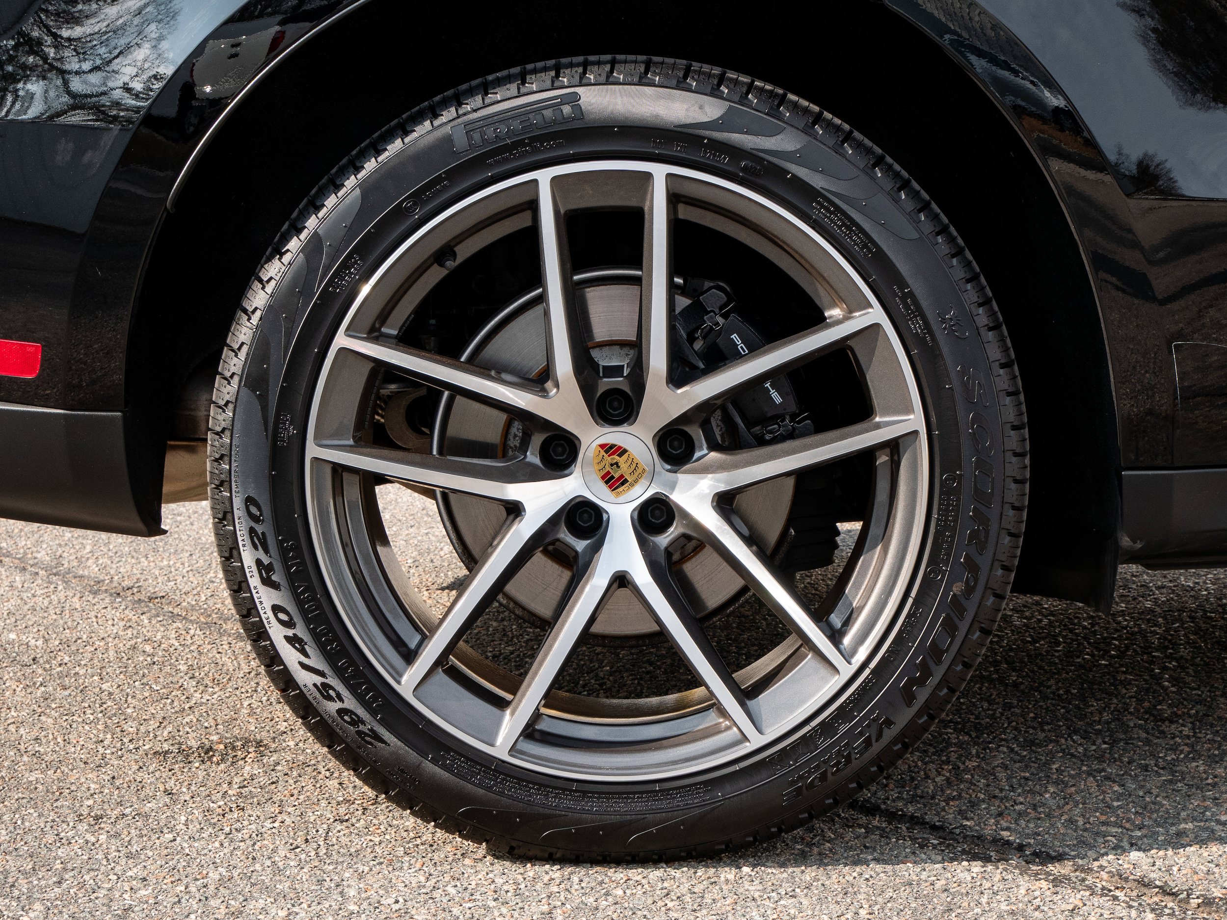 Certified 2025 Porsche Macan AWD/4WD image 15