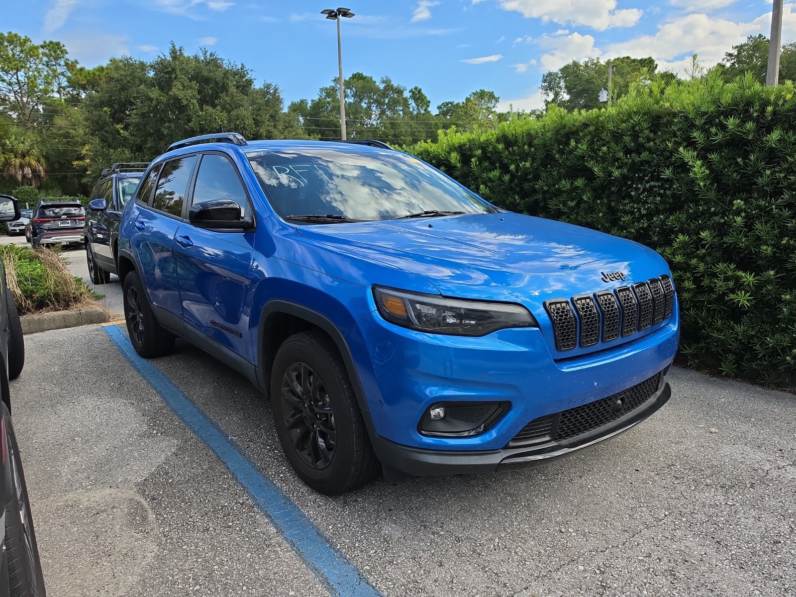 Used 2023 Jeep Cherokee Altitude Lux