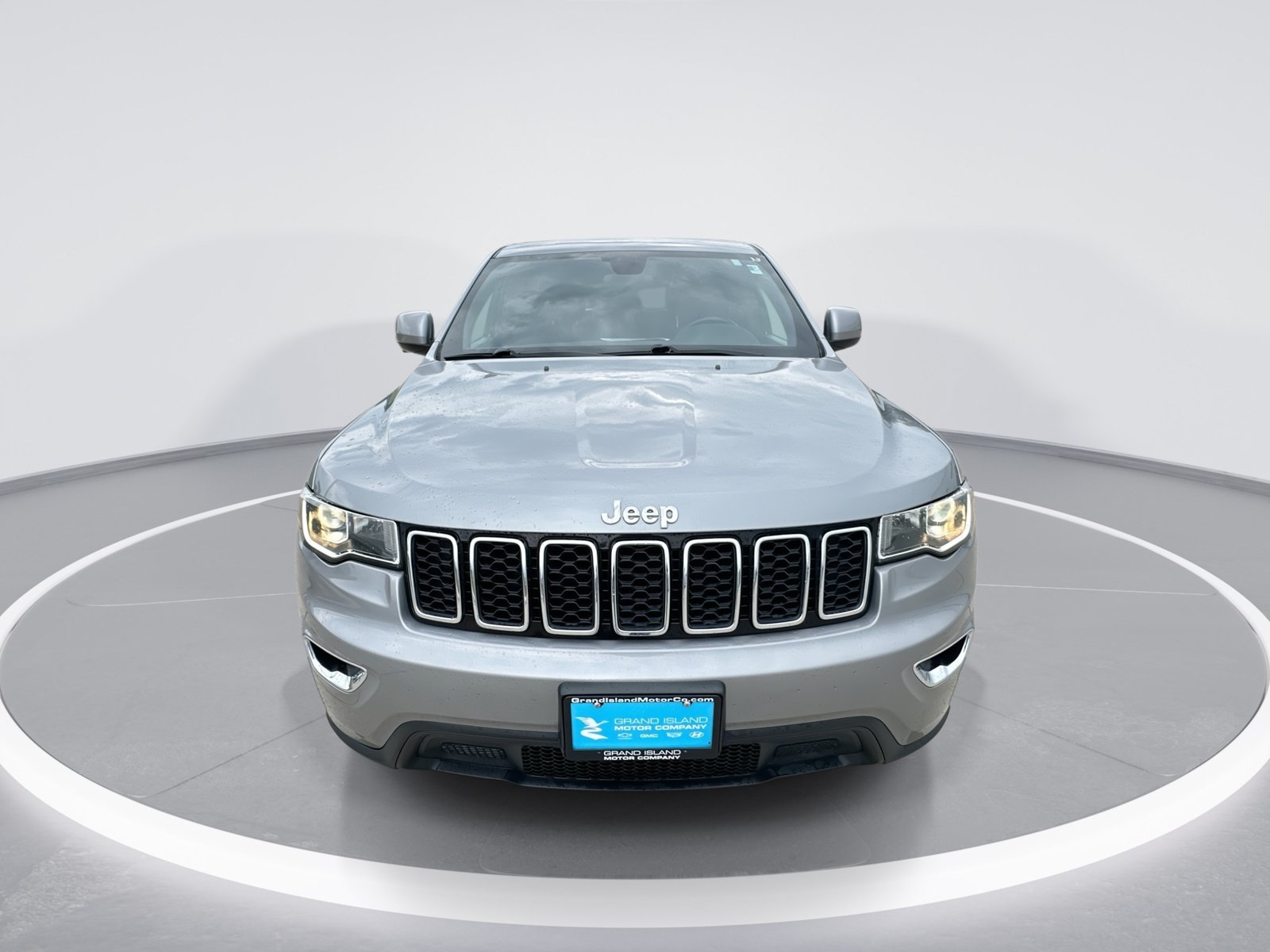 Used 2021 Jeep Grand Cherokee Laredo RWD image 3