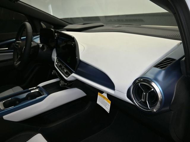 New 2026 Chevrolet Equinox EV LT image 37