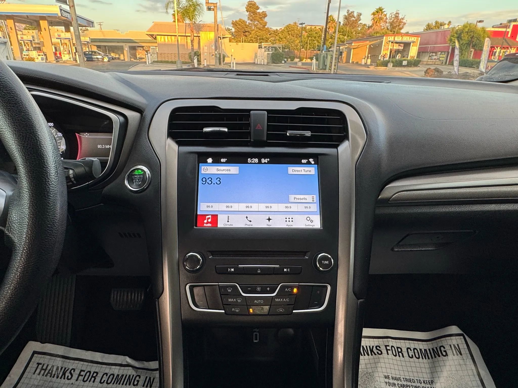 Used 2017 Ford Fusion SE w/ Fusion SE Technology Package FWD image 22