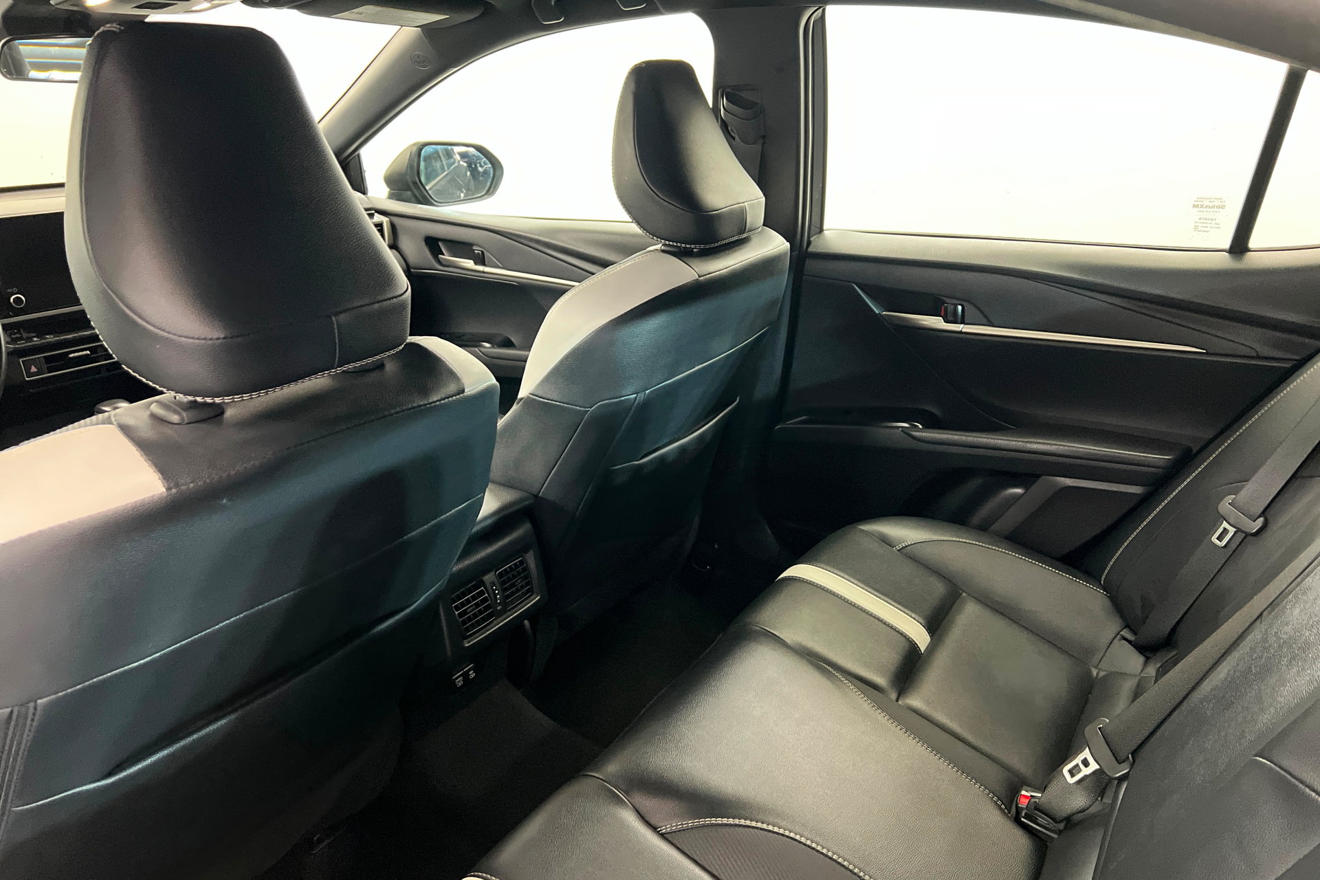 Used 2025 Toyota Camry SE FWD image 19