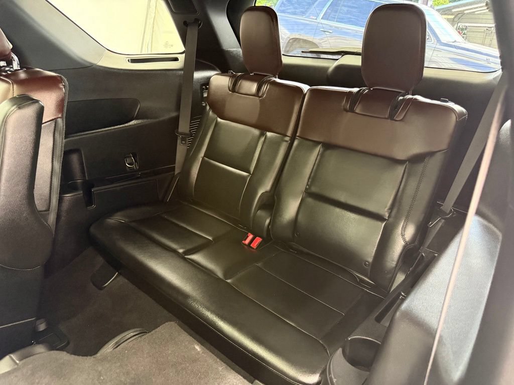Used 2022 Ford Explorer Platinum w/ Equipment Group 601A AWD/4WD image 21