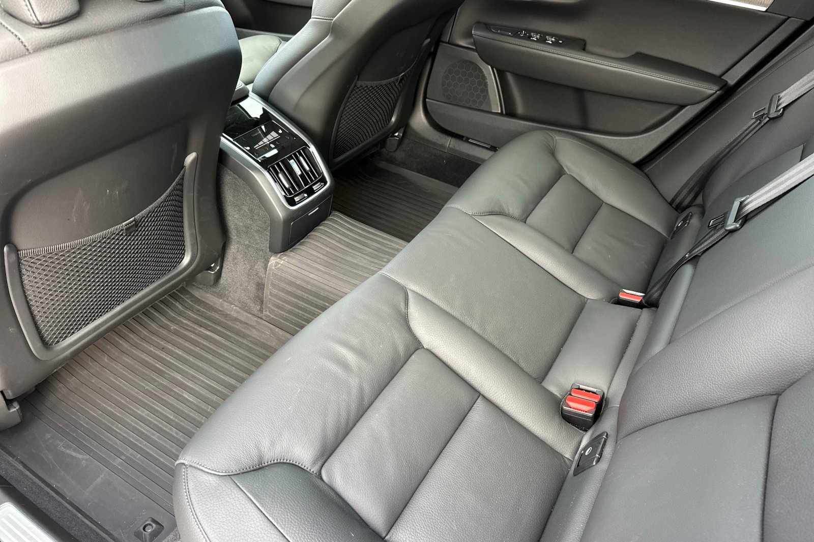 Used 2025 Volvo S90 B6 Plus w/ Protection Package Premier image 12