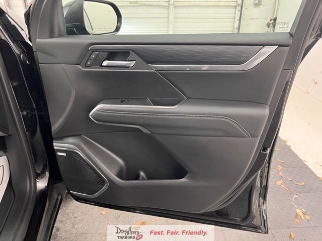 Used 2025 GMC Acadia Elevation FWD image 43
