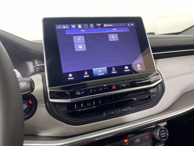 Used 2023 Jeep Compass Limited w/ Sun and Sound Group AWD/4WD image 17