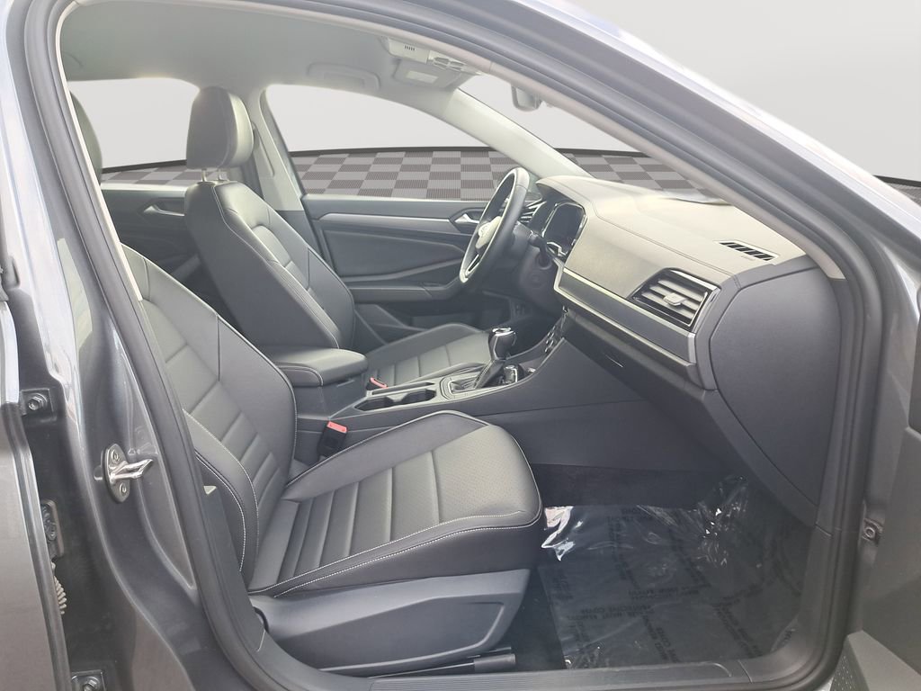 Used 2024 Volkswagen Jetta SE image 18