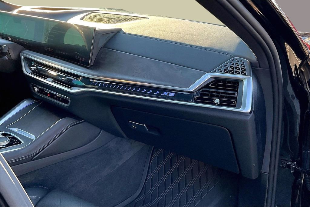 Used 2025 BMW X6 xDrive40i w/ Climate Comfort Package image 25