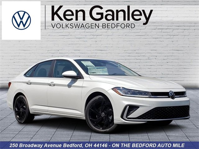New 2025 Volkswagen Jetta SE image 1