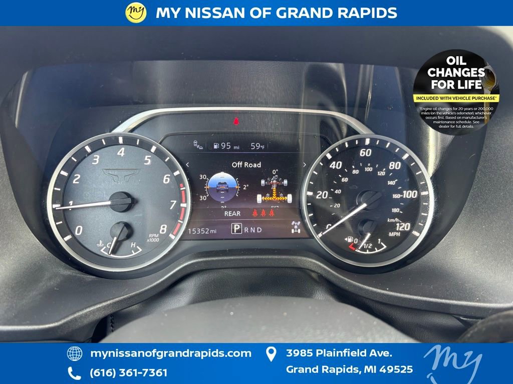 Used 2024 Nissan Titan SV w/ SV Convenience Package image 21