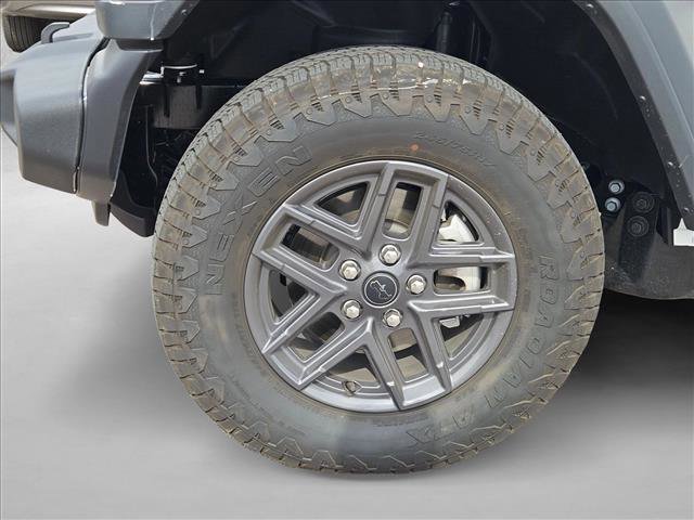 Used 2026 Jeep Wrangler Unlimited Sport AWD/4WD image 15