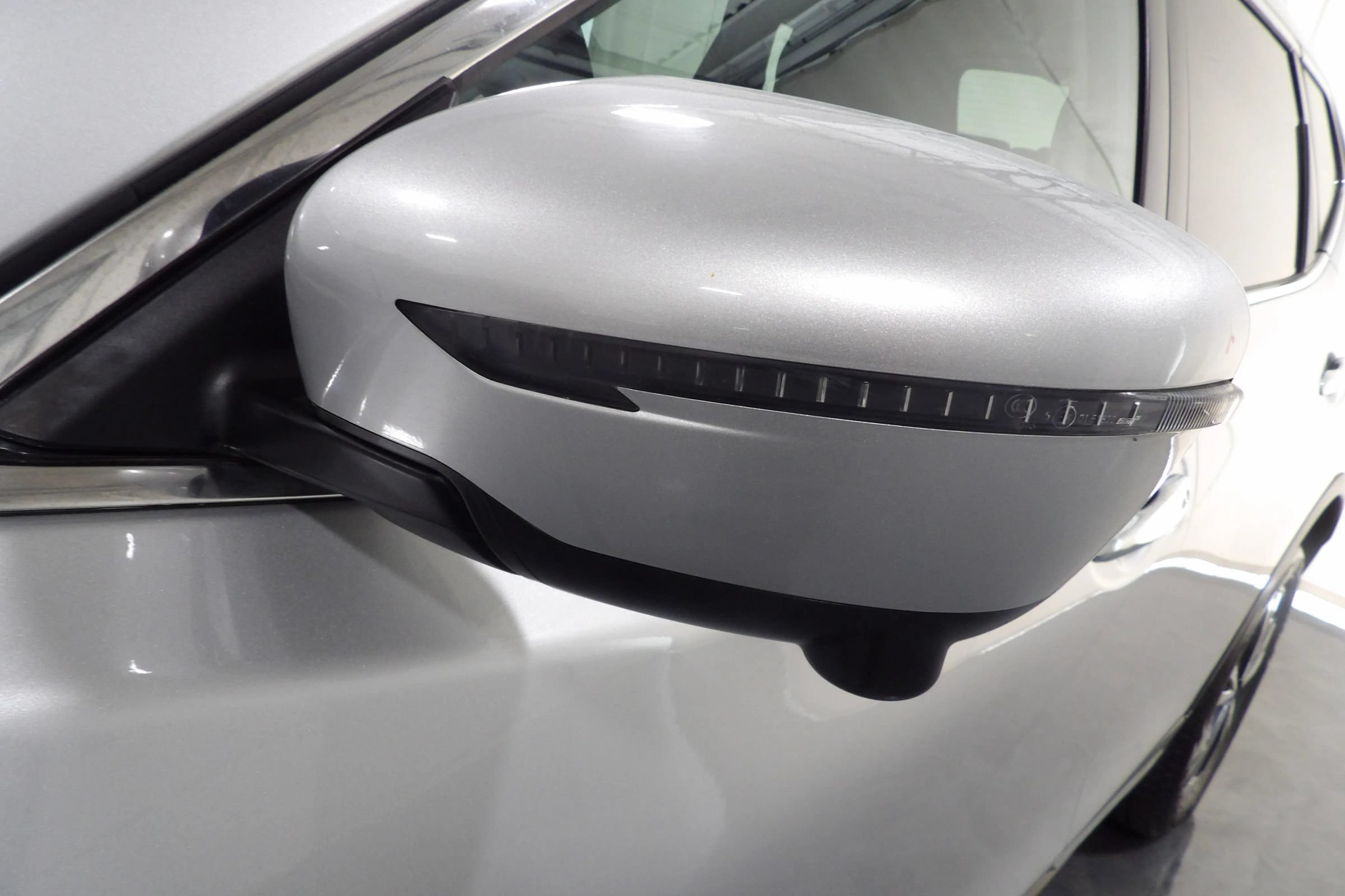 Used 2018 Nissan Rogue SL AWD/4WD image 6