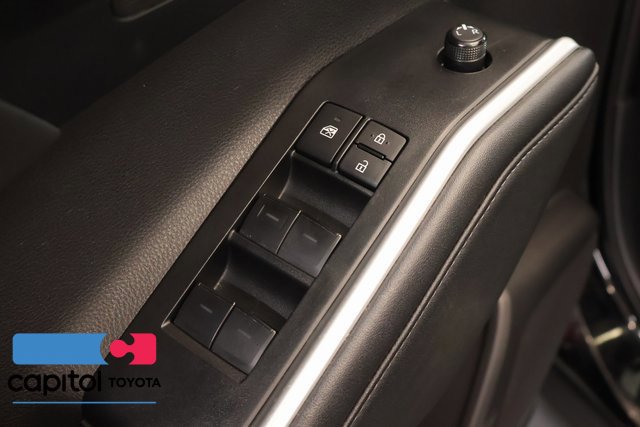 Used 2025 Toyota Highlander XSE AWD/4WD image 10