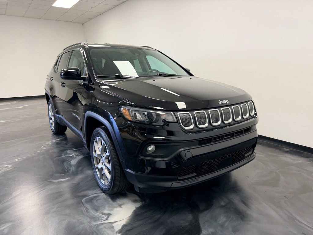 Used 2022 Jeep Compass Latitude AWD/4WD image 22