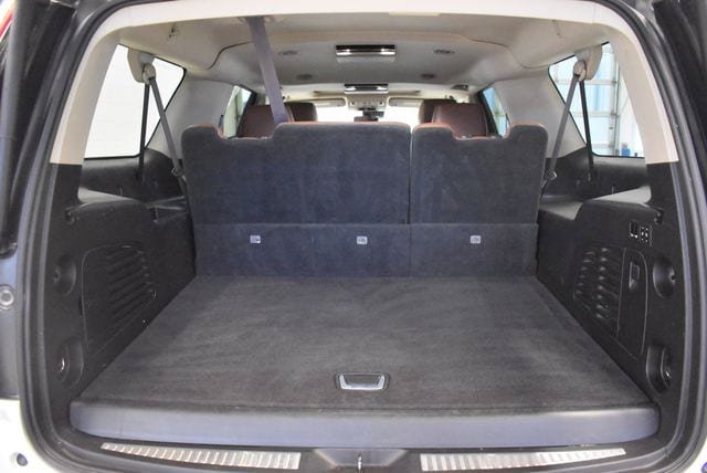 Used 2017 Cadillac Escalade ESV Premium Luxury AWD/4WD image 16