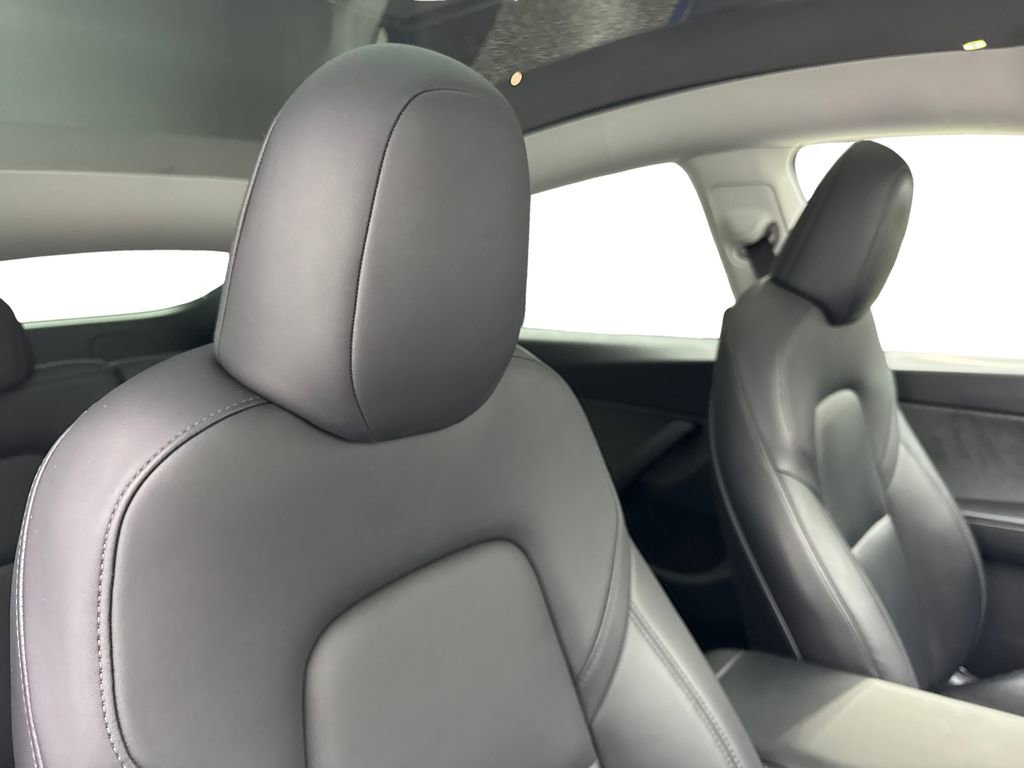 Used 2024 Tesla Model Y Long Range image 45