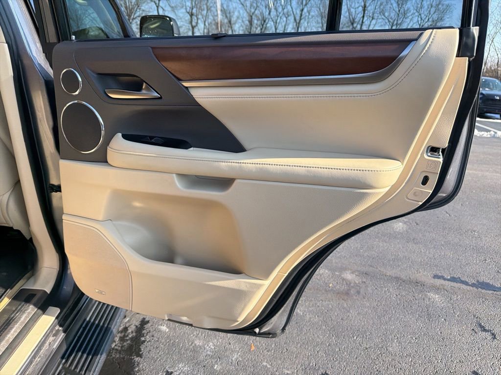 Used 2020 Lexus LX 570 4WD w/ Luxury Package image 29