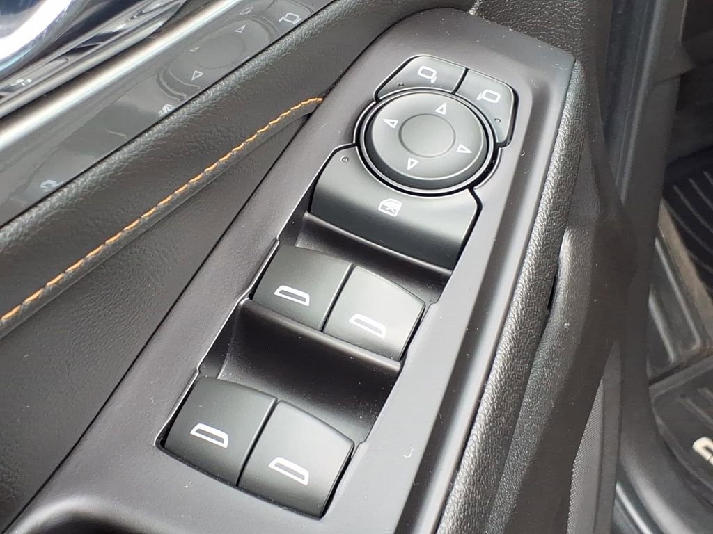Used 2020 Chevrolet Traverse LS FWD image 13