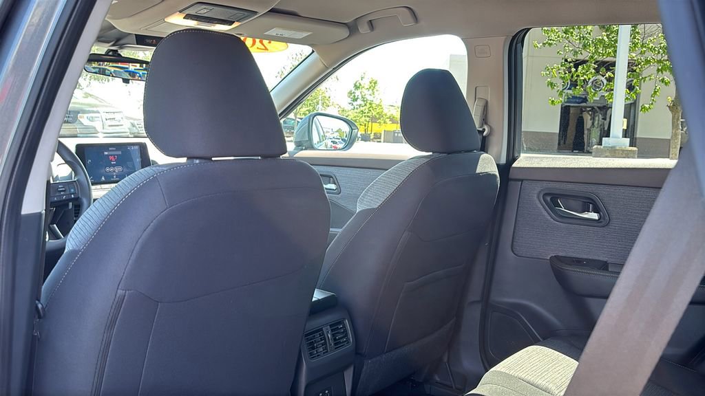Used 2023 Nissan Rogue SV AWD/4WD image 32