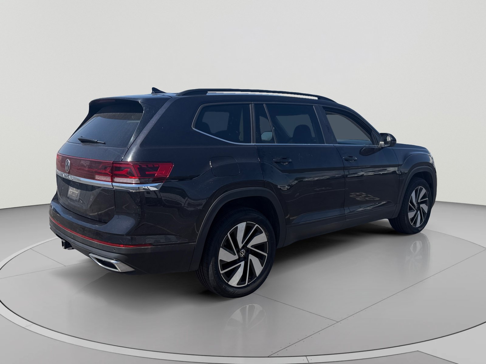 Used 2025 Volkswagen Atlas SE FWD image 5