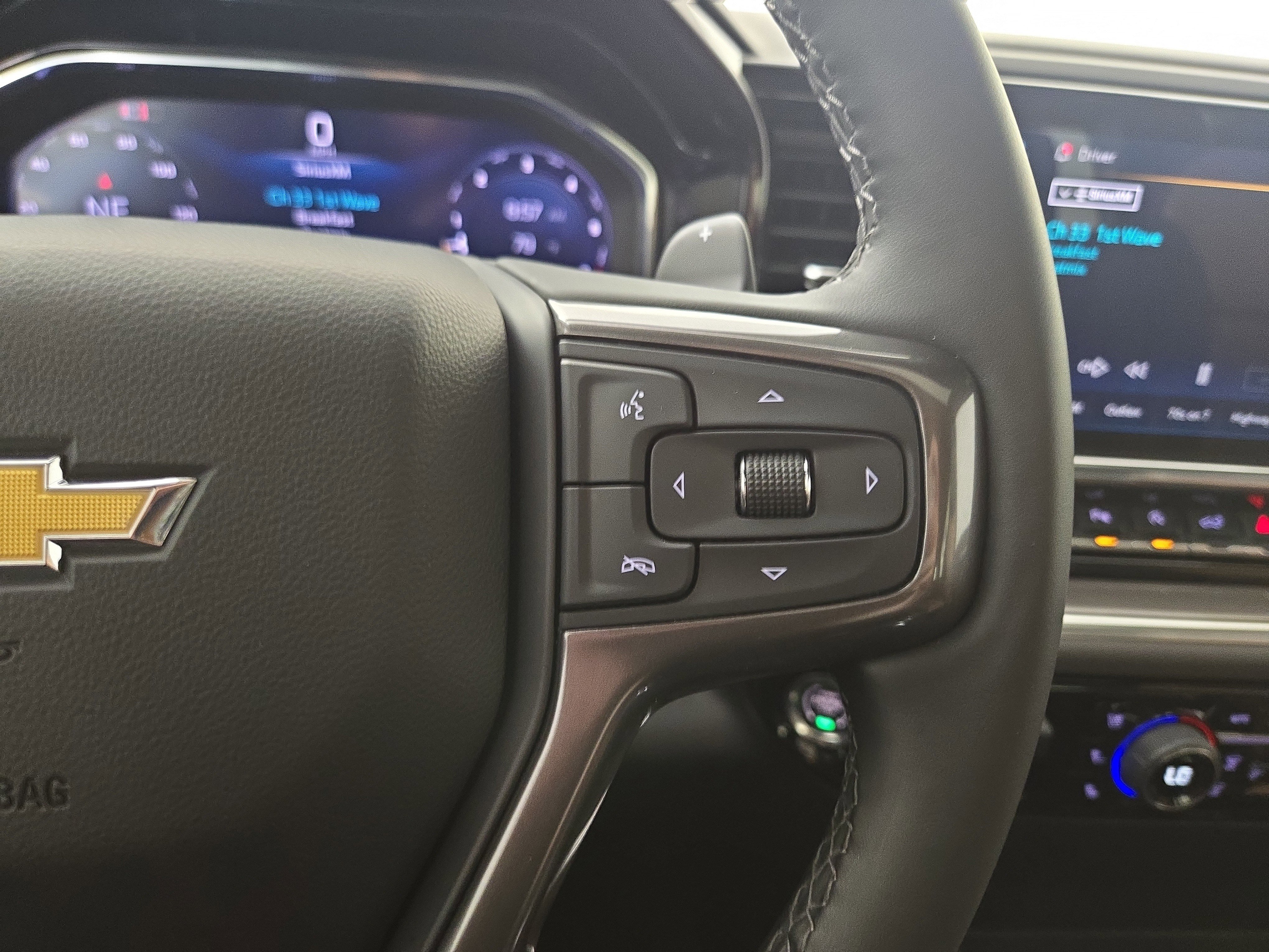 Certified 2025 Chevrolet Silverado 1500 High Country w/ Technology Package AWD/4WD image 16