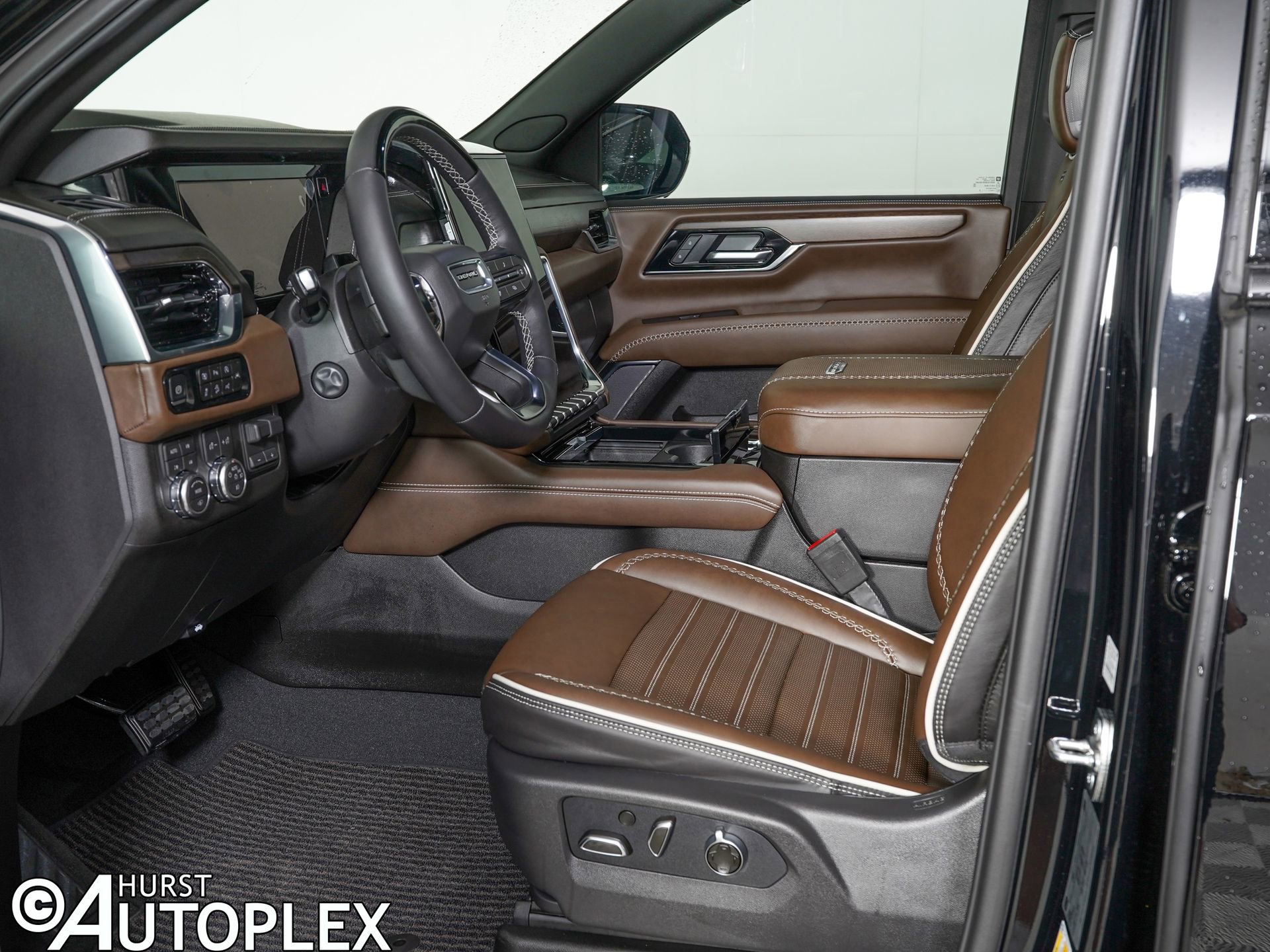 Used 2026 GMC Yukon Denali Ultimate image 16