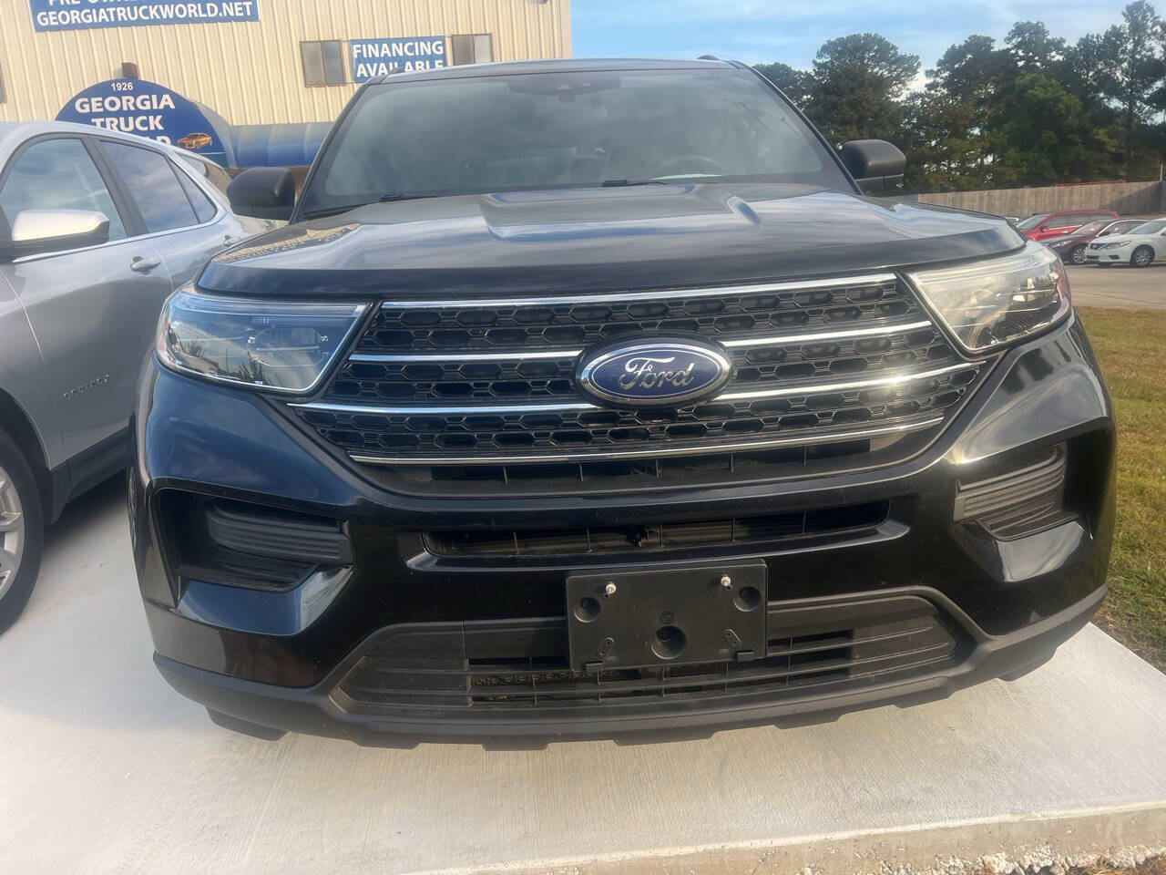 Used 2020 Ford Explorer XLT RWD image 2