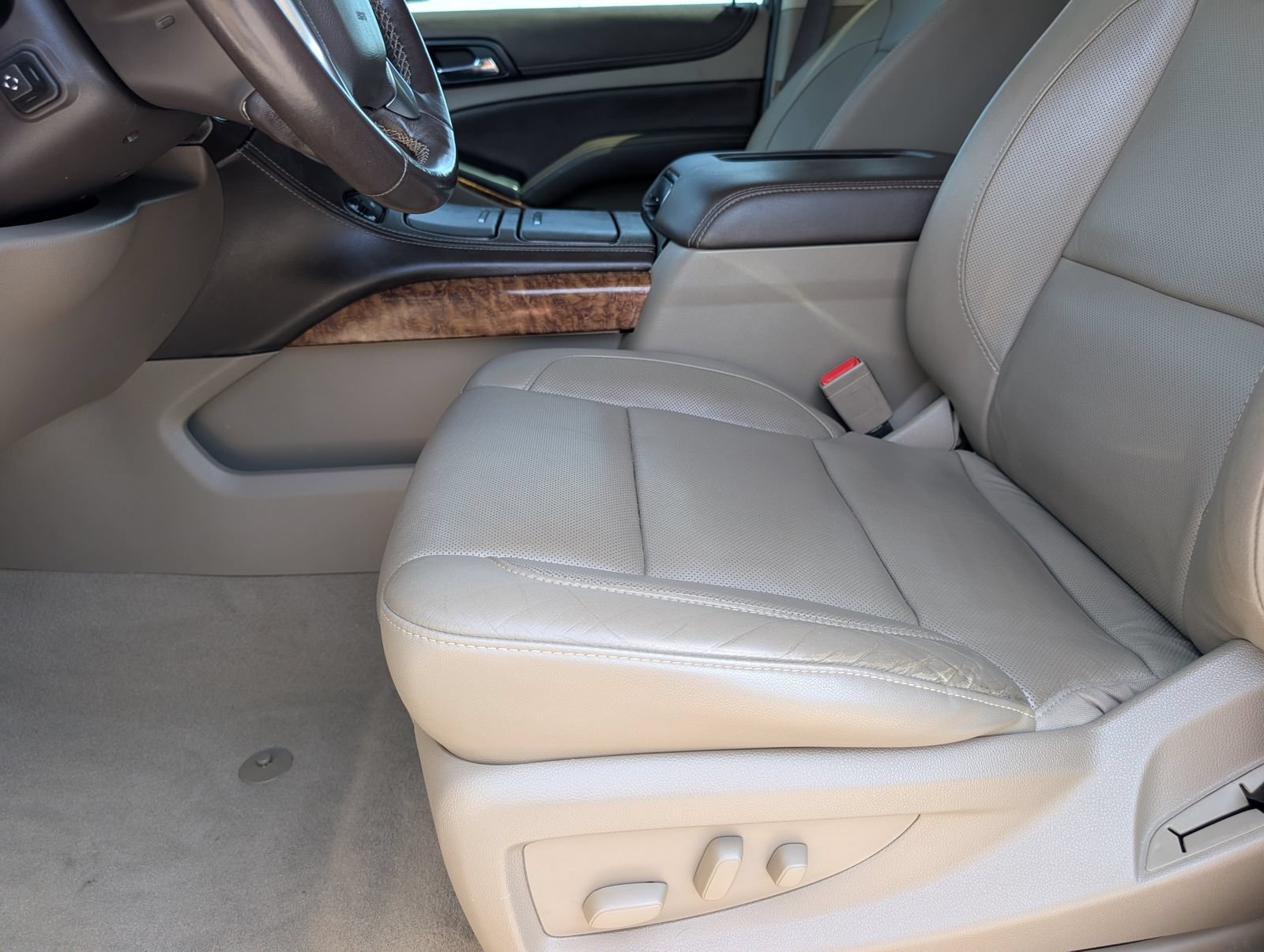 Used 2019 Chevrolet Suburban Premier AWD/4WD image 15