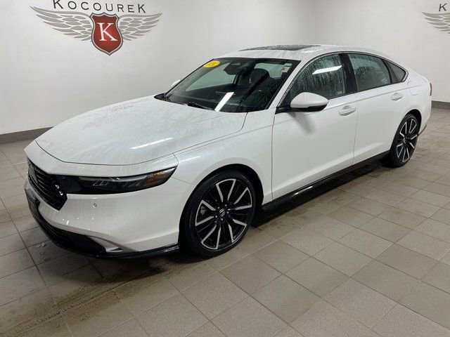 Used 2024 Honda Accord Touring image 3