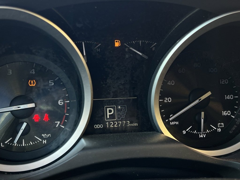 Used 2013 Toyota Land Cruiser image 57