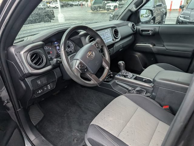 Used 2020 Toyota Tacoma TRD Sport AWD/4WD image 13