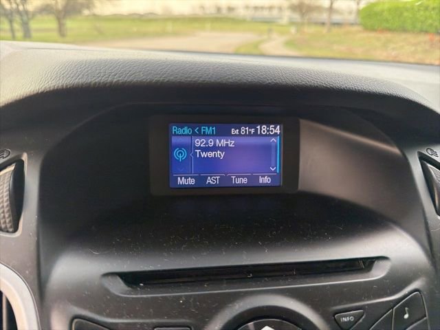 Used 2013 Ford Focus SE FWD image 16