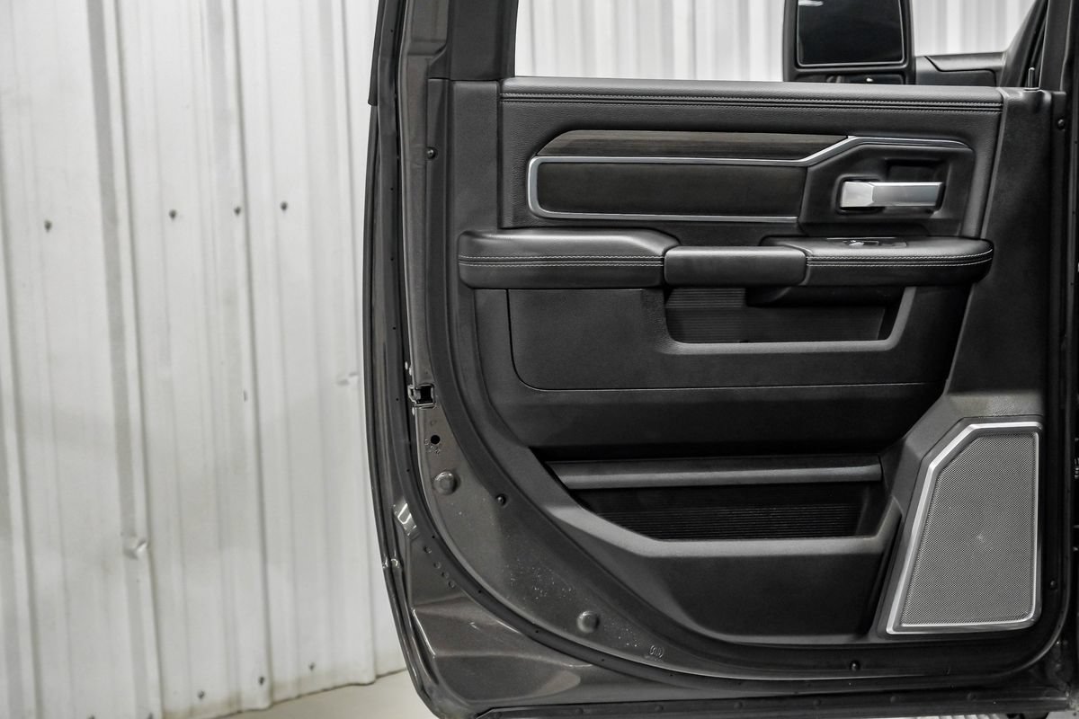 Used 2025 RAM 2500 Laramie AWD/4WD image 37