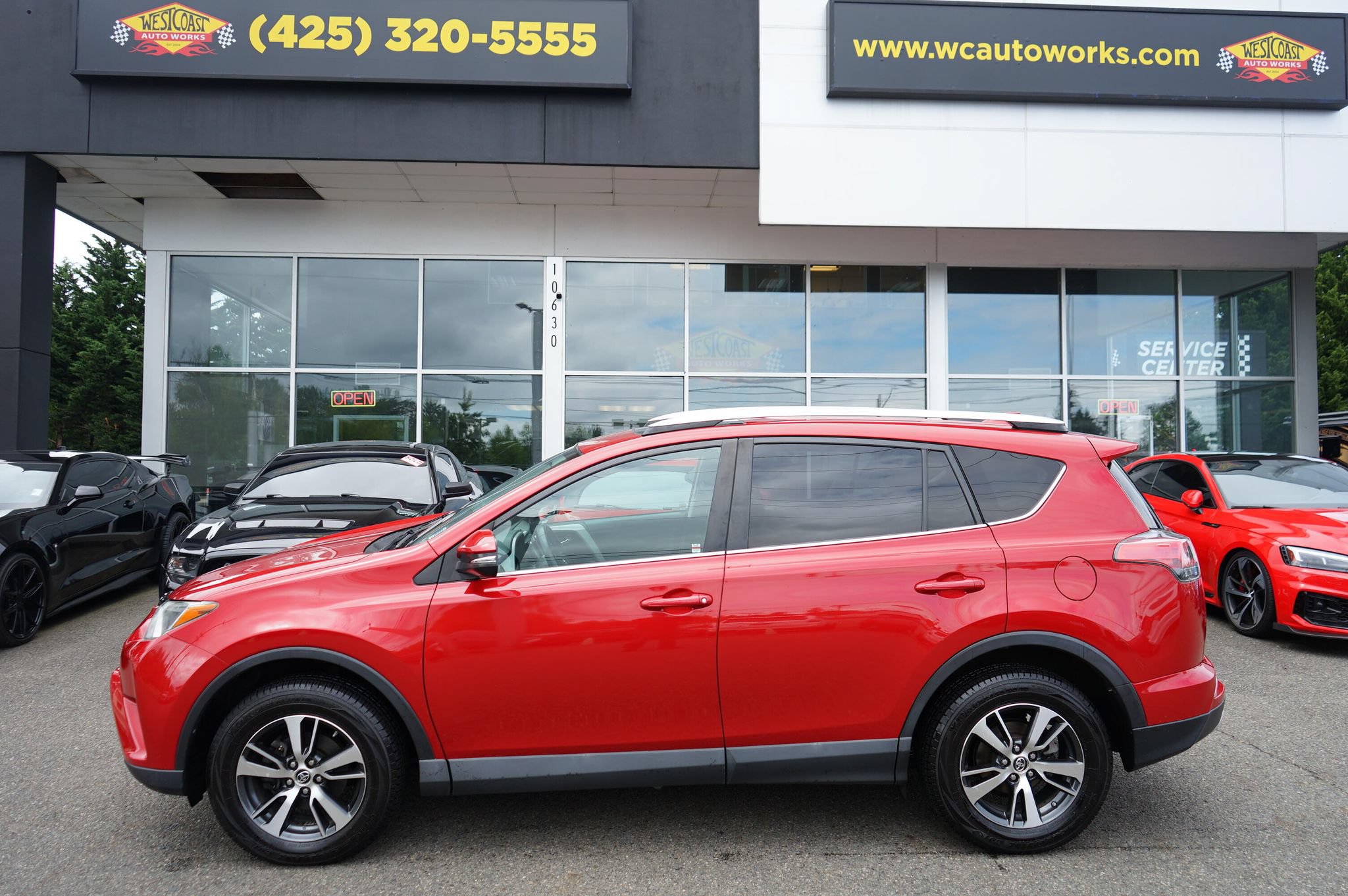 Used 2016 Toyota RAV4 XLE AWD/4WD image 2