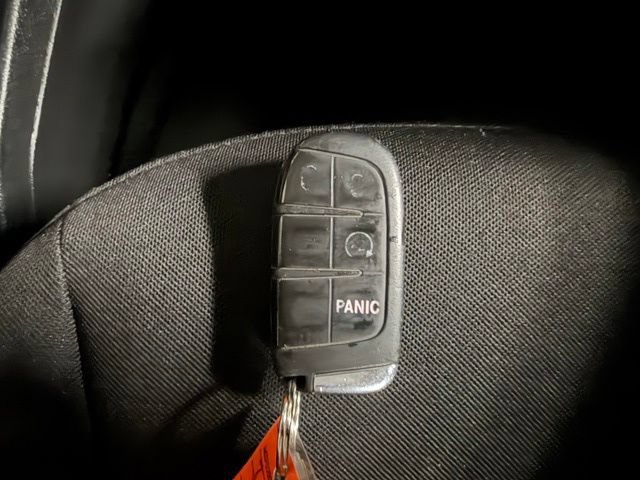 Used 2019 Jeep Renegade Latitude FWD image 43