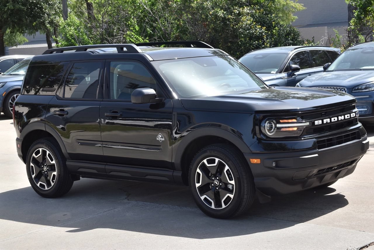 Certified 2023 Ford Bronco Sport Outer Banks w/ Tech Package AWD/4WD image 5