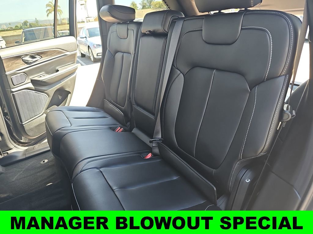 New 2026 Jeep Grand Cherokee Limited w/ Limited Altitude Package AWD/4WD image 14